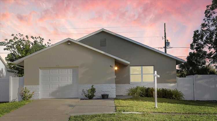621 86th Ave N St. Petersburg, FL 33702