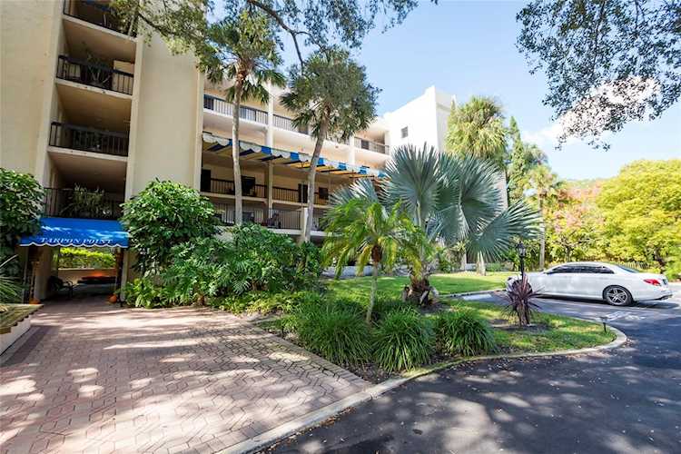 207 Tarpon POINT #207 Tarpon Springs, FL 34689
