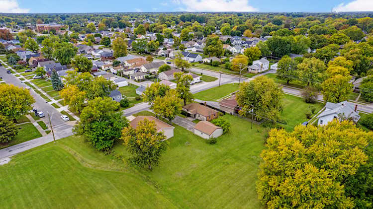 402 N 16th Ave Beech Grove, IN 46107