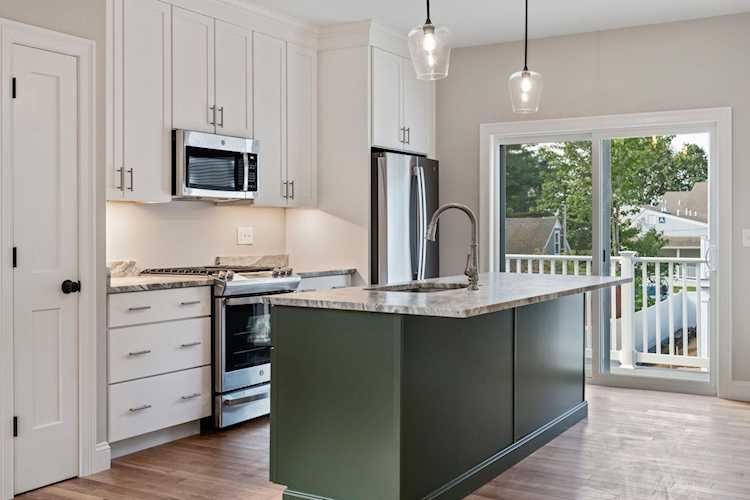 12 Juniper Ln Portsmouth, NH 03801