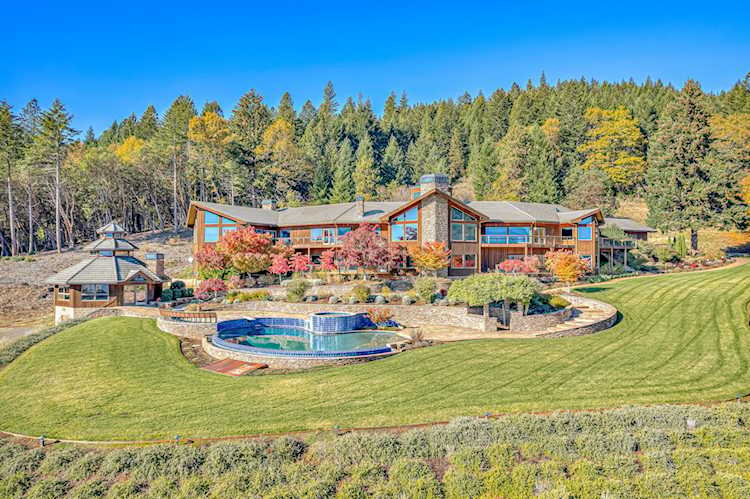 6380 Tunnel Loop Rd Grants Pass, OR 97526