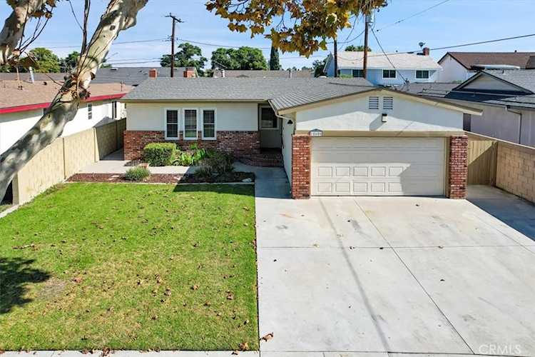 18606 Belshire Avenue Artesia, CA 90701