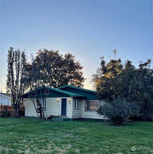 704 Index St Omak, WA 98841