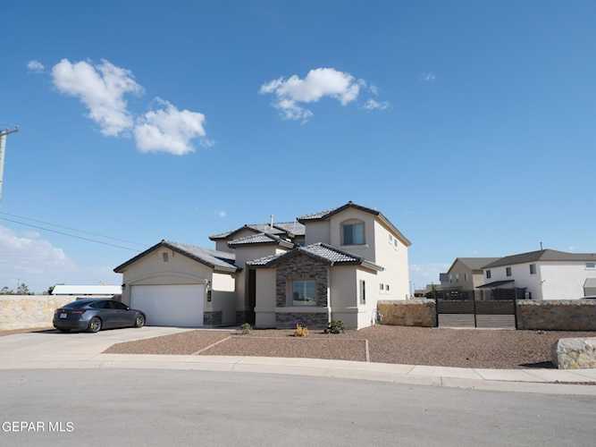 200 Isla Vista Lane Horizon City, TX 79928