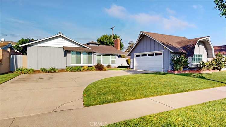 11371 Loch Lomond Rd Rossmoor, CA 90720