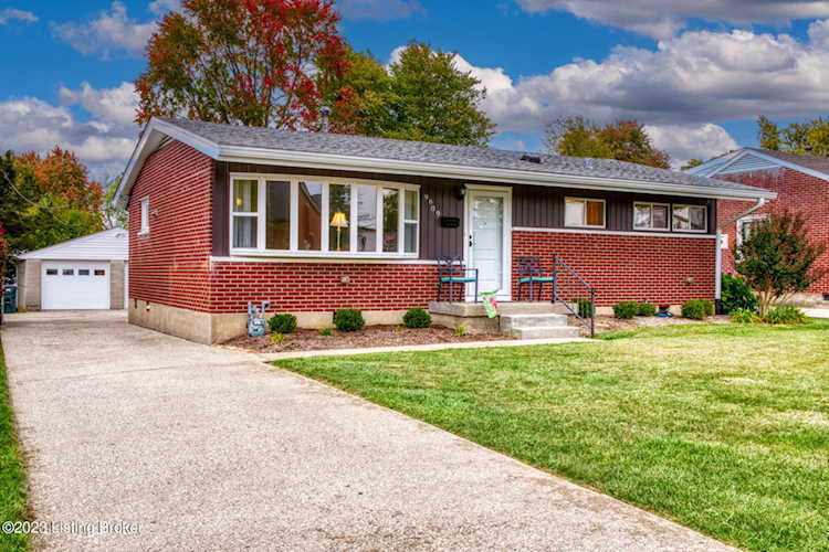 9609 Sue Helen Dr Jeffersontown, KY 40299
