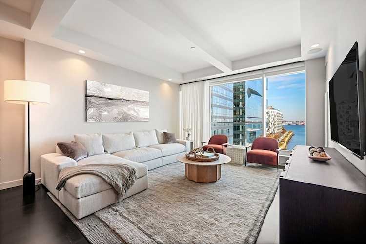 150 Seaport Blvd #6D Boston, MA 02210
