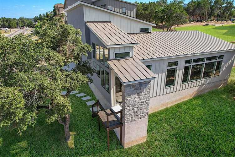 18400 Lakeland DR Point Venture, TX 78645