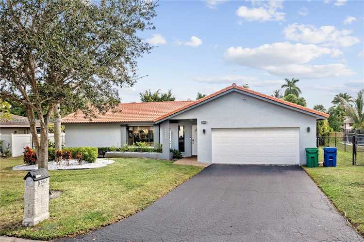 10912 NW 41st Dr Coral Springs, FL 33065