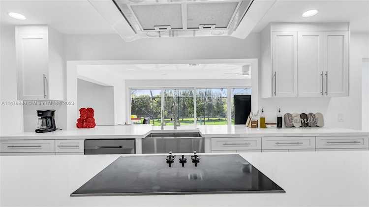6294 NW 71st Ter Parkland, FL 33067