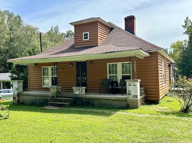 Haltom Real Estate, local REALTORS® Specialize in Selling Homes in Jackson, TN & Surrounding Areas : Madison County, Henderson County, Carroll County, Gibson County, Chester County, Hardeman County, Crockett County Photo 1