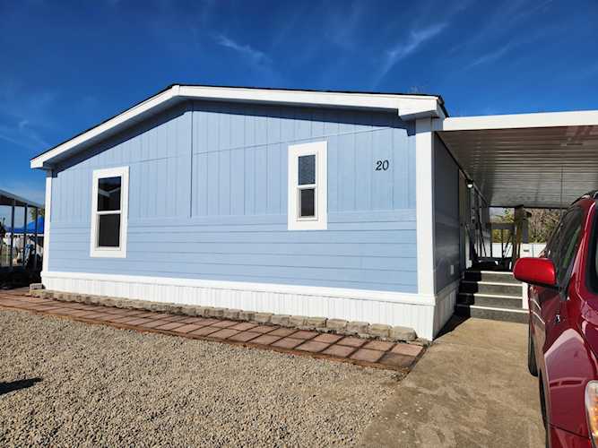4729 South Pacific Hwy #20 Phoenix, OR 97535