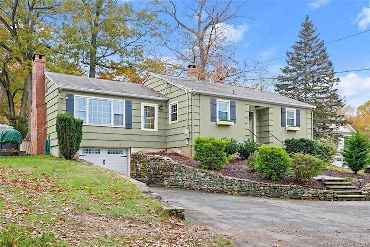 35 Damascus Rd Branford, CT 06405
