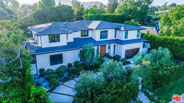 13817 W Sunset Blvd Pacific Palisades, CA 90272