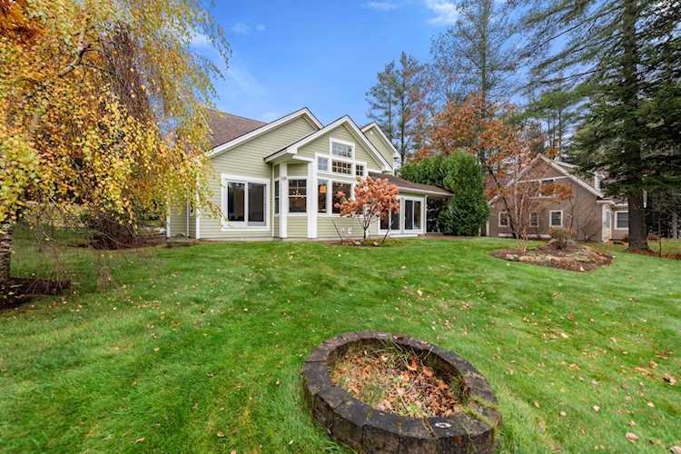 22 Edgewater Ln Thornton, NH 03285
