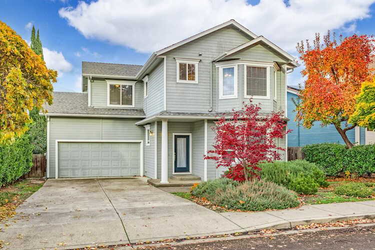 2655 Takelma Way Ashland, OR 97520