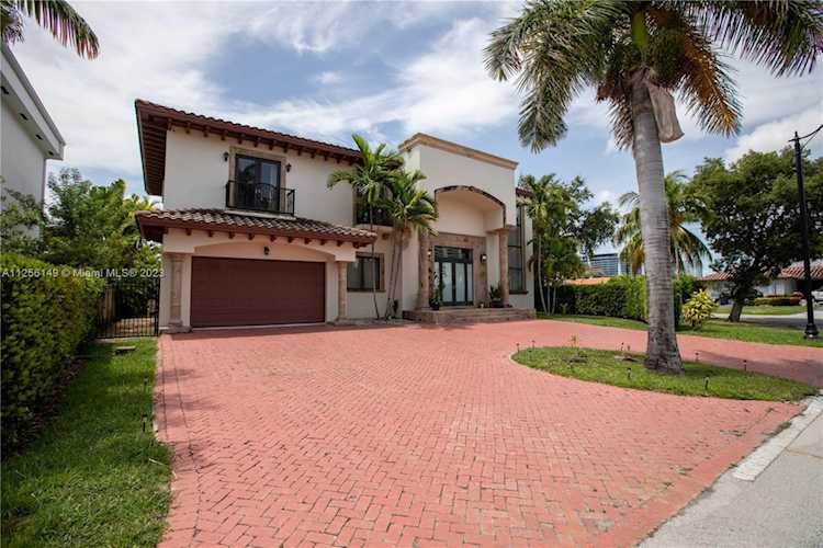 18825 N Bay Rd Sunny Isles Beach, FL 33160