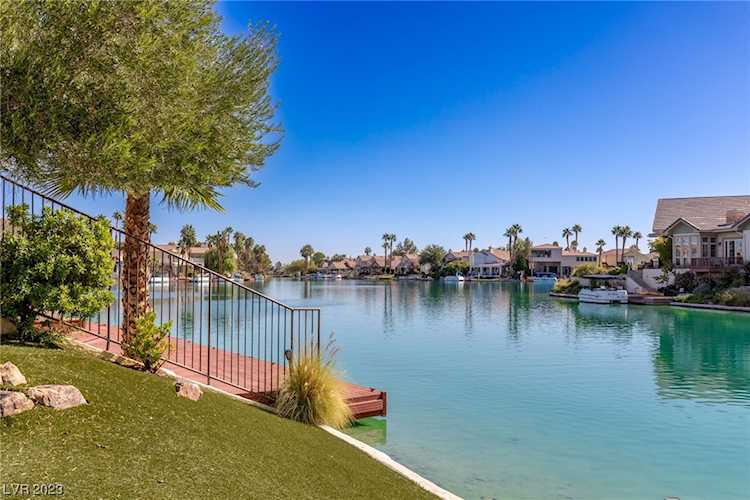2921 Coast Line Ct Las Vegas, NV 89117