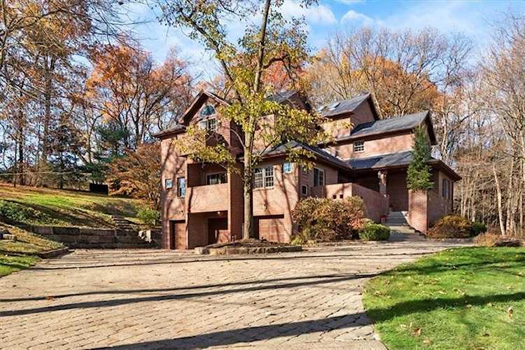 909 Highlander Cir Wexford, PA 15090
