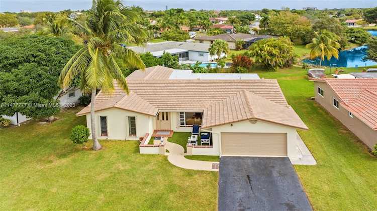 12223 NW 31st Dr Coral Springs, FL 33065