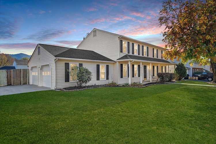 1704 Mill Pond Salem, VA 24153