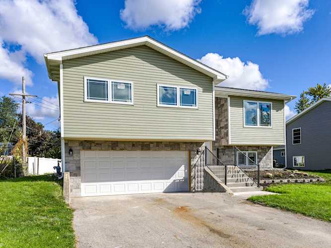 7801 Woodridge Dr Woodridge, IL 60517