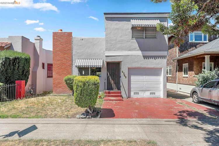 2752 Mabel St in Berkeley, CA 94702 Photo 1