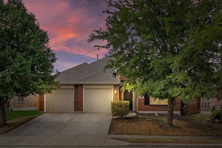 828 Lake Worth Trail Little Elm, TX 75068