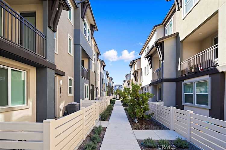9126 Hudson Ln Gardena, CA 90248