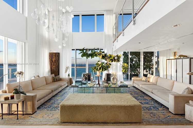 10 Venetian Way #PH1 Miami Beach, FL 33139