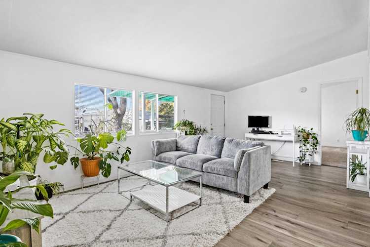 3600 Avenue G #SPC 93 White City, OR 97503