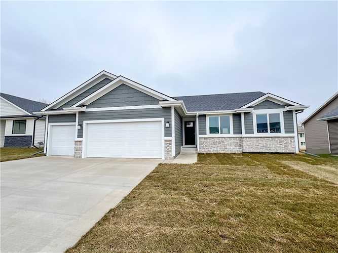 6030 Martin Dr Pleasant Hill, IA 50327