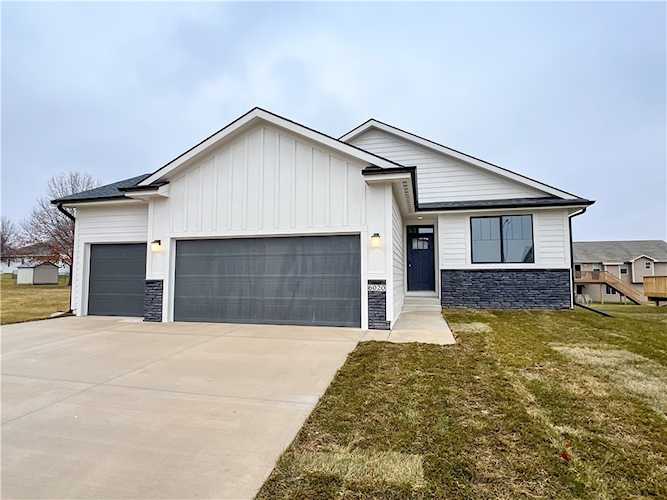 6020 Martin Dr Pleasant Hill, IA 50327