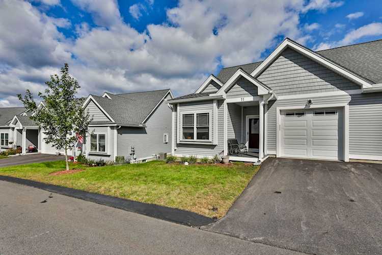 11 Abenaki Circle Merrimack, NH 03054 | MLS 4970685 Photo 1
