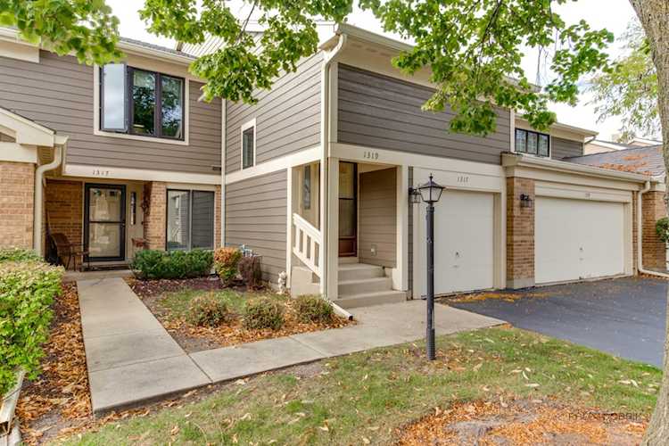 1319 Downs Parkway #0 Libertyville, IL 60048