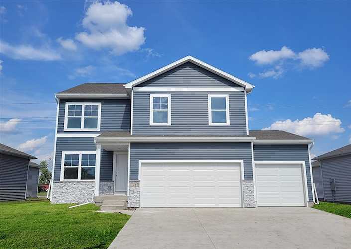 217 SW Creekside Dr Bondurant, IA 50035