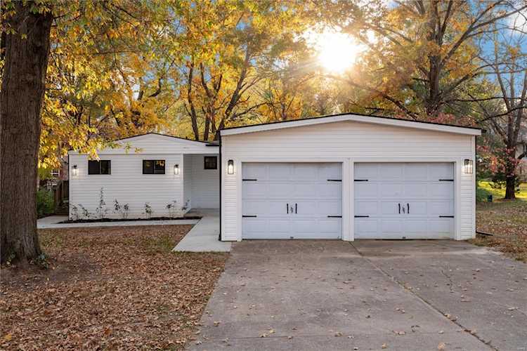 1 Provence Dr Lake St Louis, MO 63367