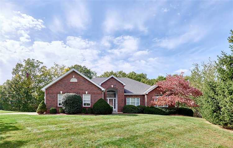 19 Schoen Morgen Dr O'fallon, MO 63366