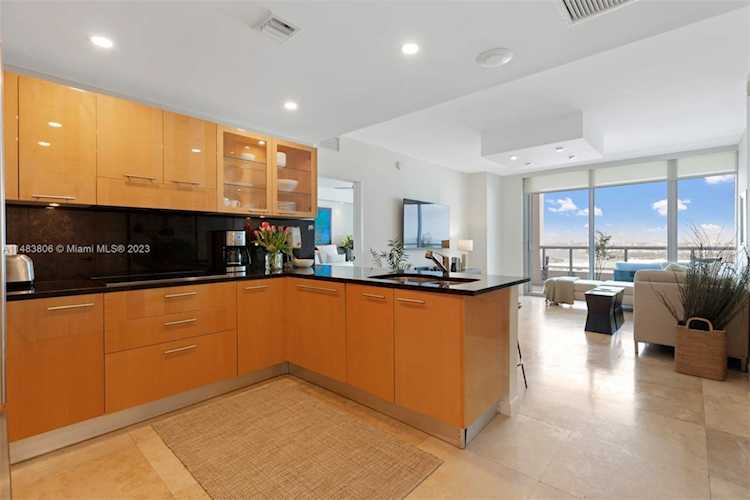 6799 Collins Ave #PH06 Miami Beach, FL 33141