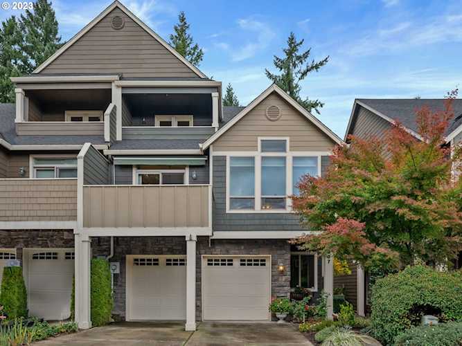 887 W U ST Washougal, WA 98671