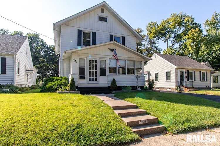 2129 18th St East Moline, IL 61244 | MLS QC4246353 Photo 1