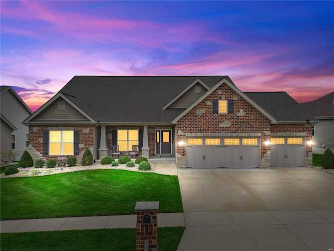 336 Pointe Loma Blvd Lake St Louis, MO 63367
