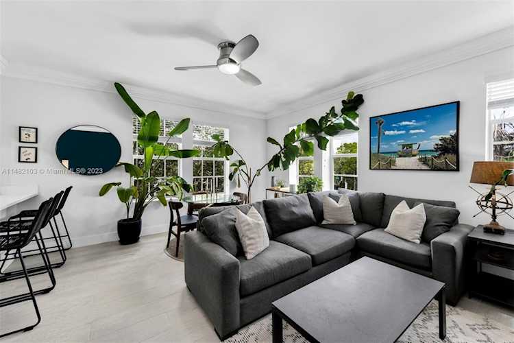 1559 Michigan Ave #301 Miami Beach, FL 33139