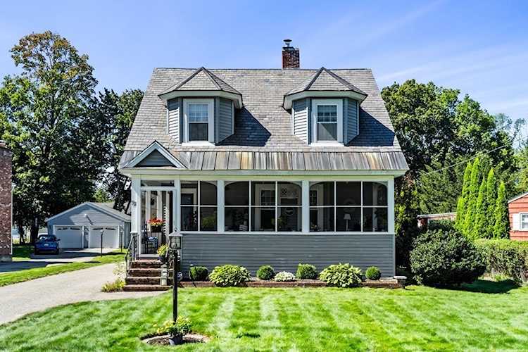 52 Rivercliff Rd Lowell, MA 01852
