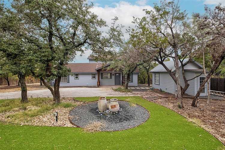 8012 Bernard ST Volente, TX 78641