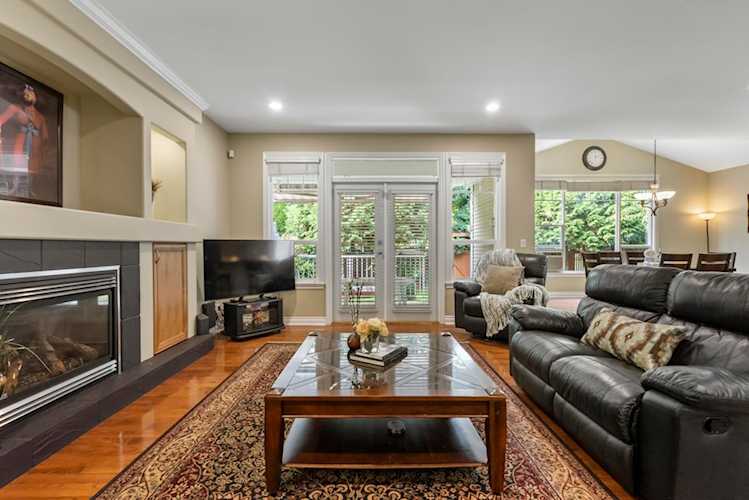 7081 196A Street Langley, BC V2Y 2Z9