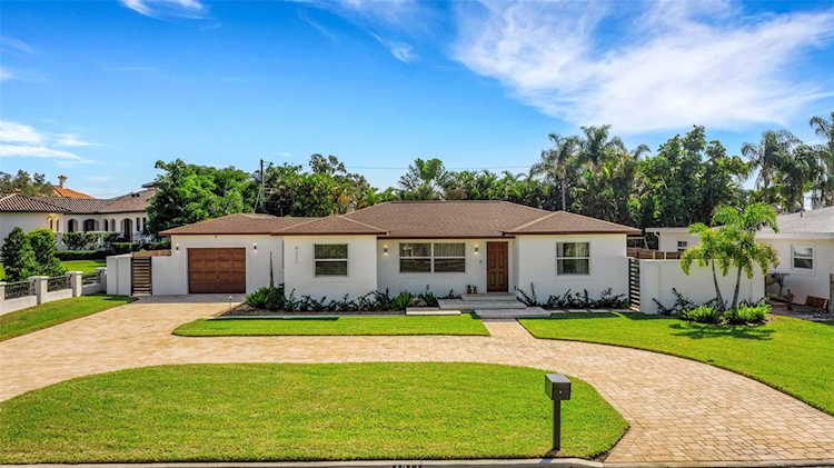 4211 Overlook Dr NE St. Petersburg, FL 33703