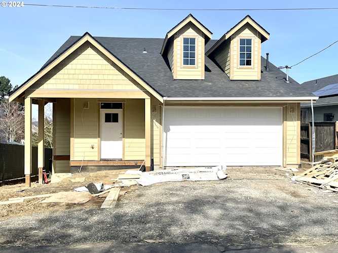 415 Pearl ST Oregon City, OR 97045