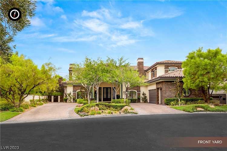 8725 Newport Isle Ct Las Vegas, NV 89117