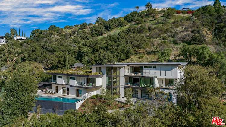 3802 Hollyline Ave Sherman Oaks, CA 91423